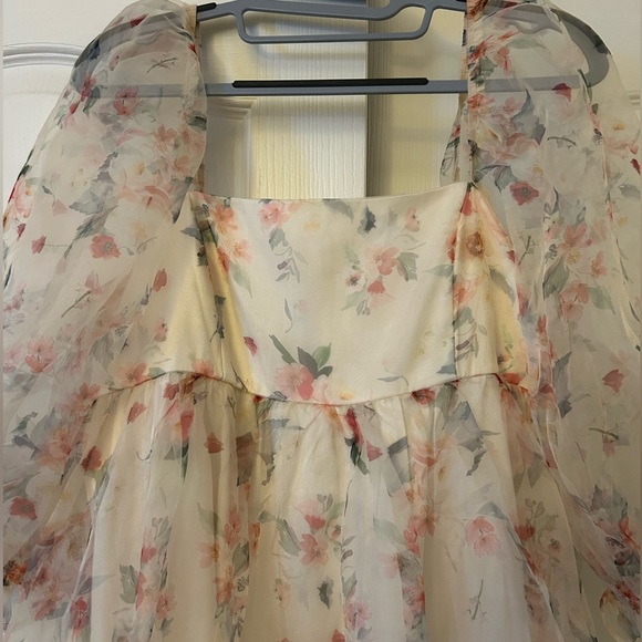 Floral Maxi Dress with Sheer Sleeves - Picture 6 of 7